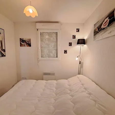 2 Pièces Avec Terrasse, Parking Et Accès Direct à La à - Fr-1-326-816 *